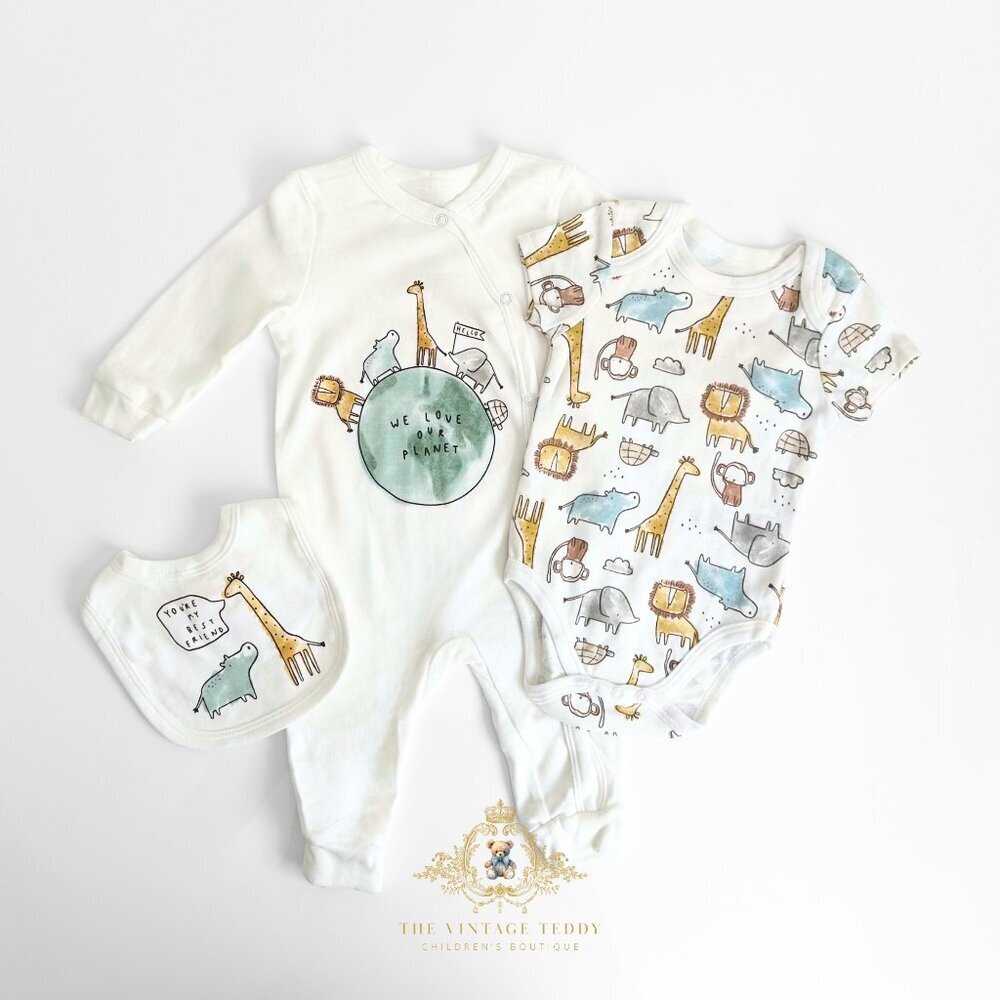 NWT Cute Baby Sleep N' Play Bodysuit Onesie & Bib 3 Piece Matching Set 0-3M